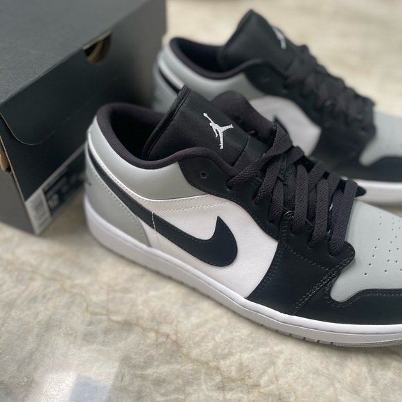 Air Jordan 1 Low - Picture 10 of 12